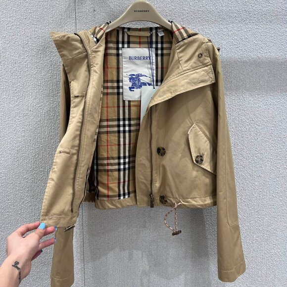Burberry Zip Cropped Jacket - Picture 9 of 10